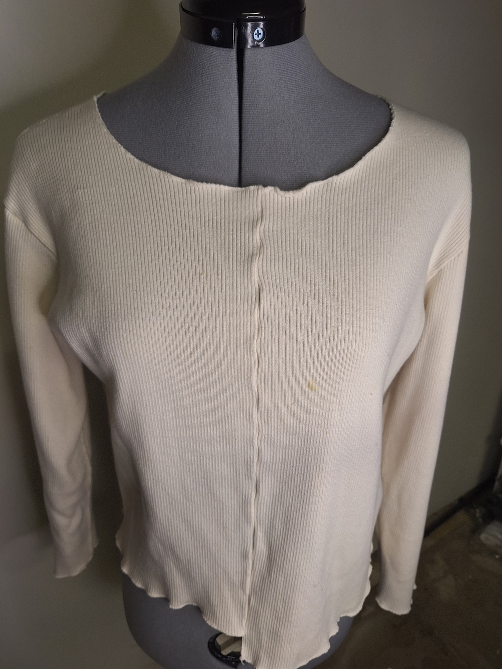 Cream  Unique Ribbed Women's Stretch Top Size Sm/Med